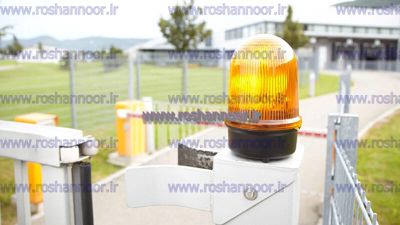 چراغ دکل خورشیدی