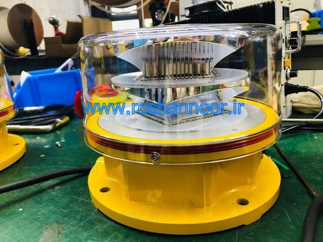 چراغ دکل خورشیدی